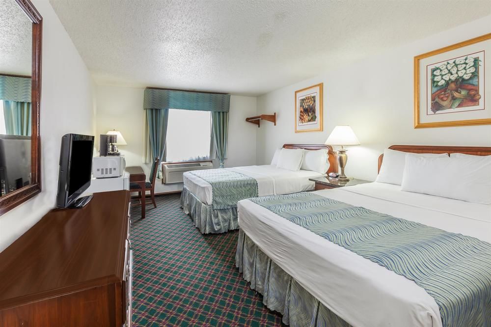 Super 8 by Wyndham Irving DFW Airport/South