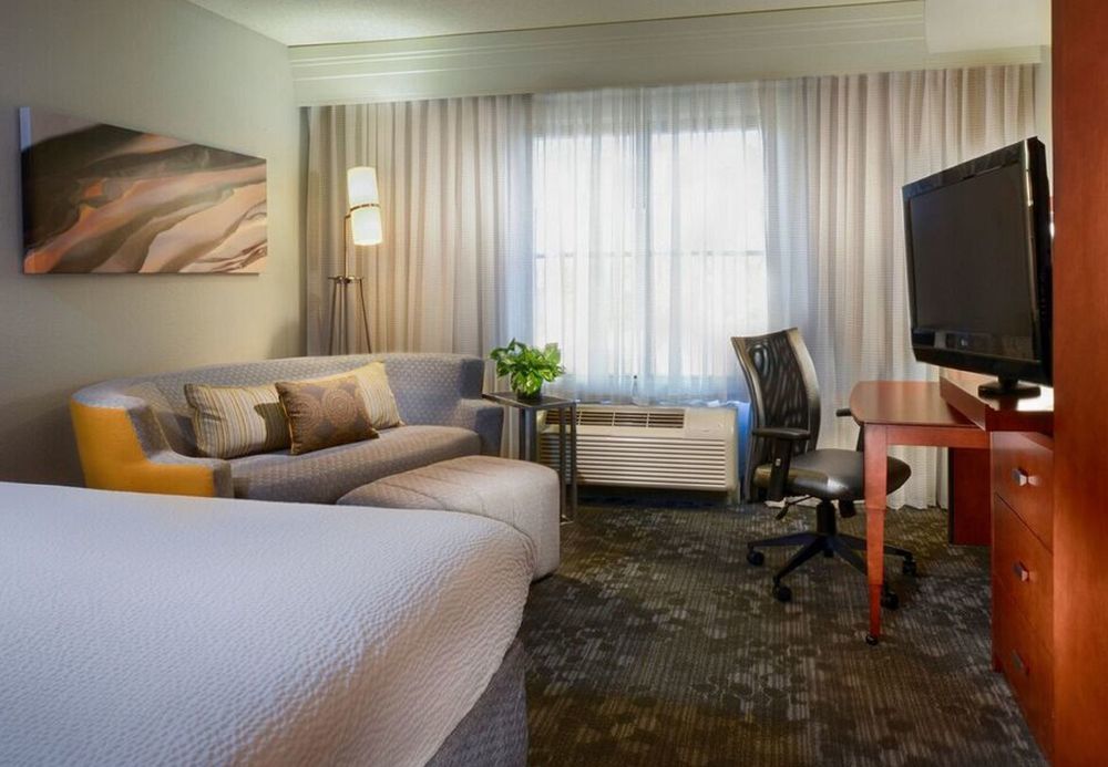 Courtyard by Marriott Collierville