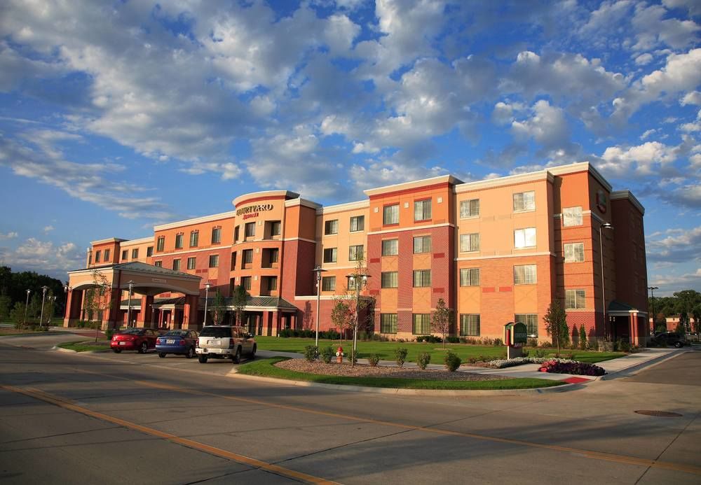 Courtyard Marriott Aksarben Village