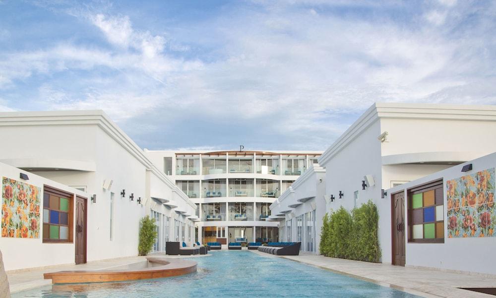 The Privilege Hotel Ezra Beach Club