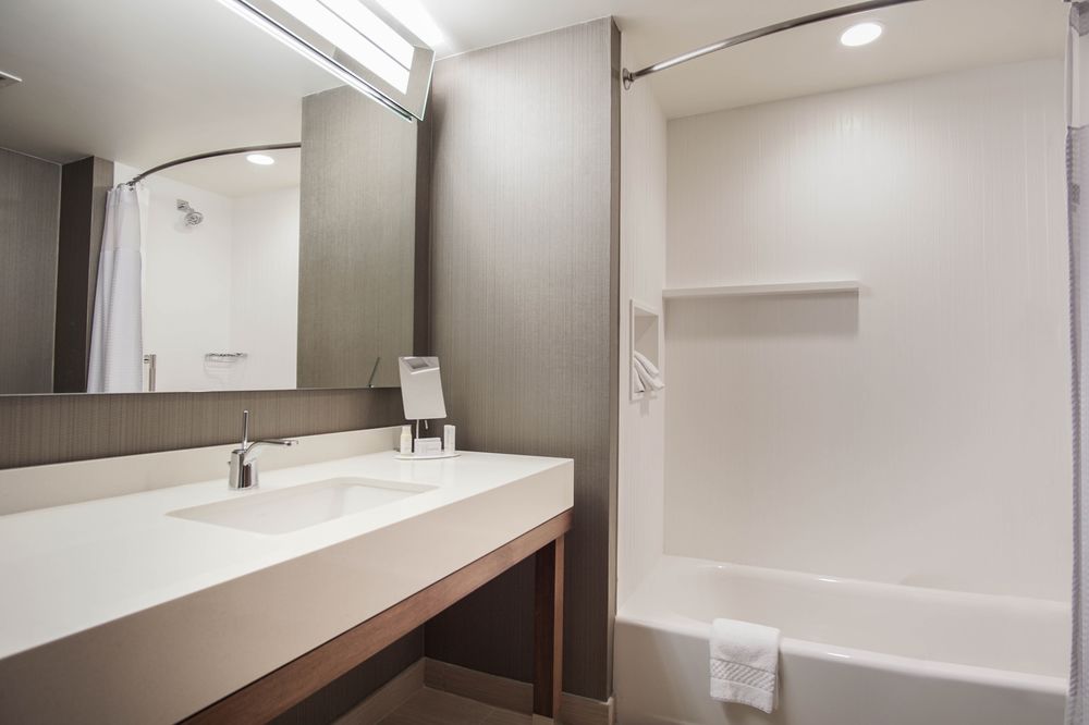 Courtyard by Marriott Lenox Berkshires