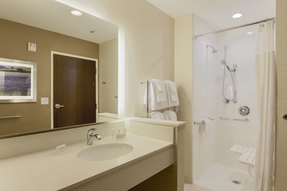 Fairfield Inn & Suites by Marriott Decatur at Decatur Conference Center