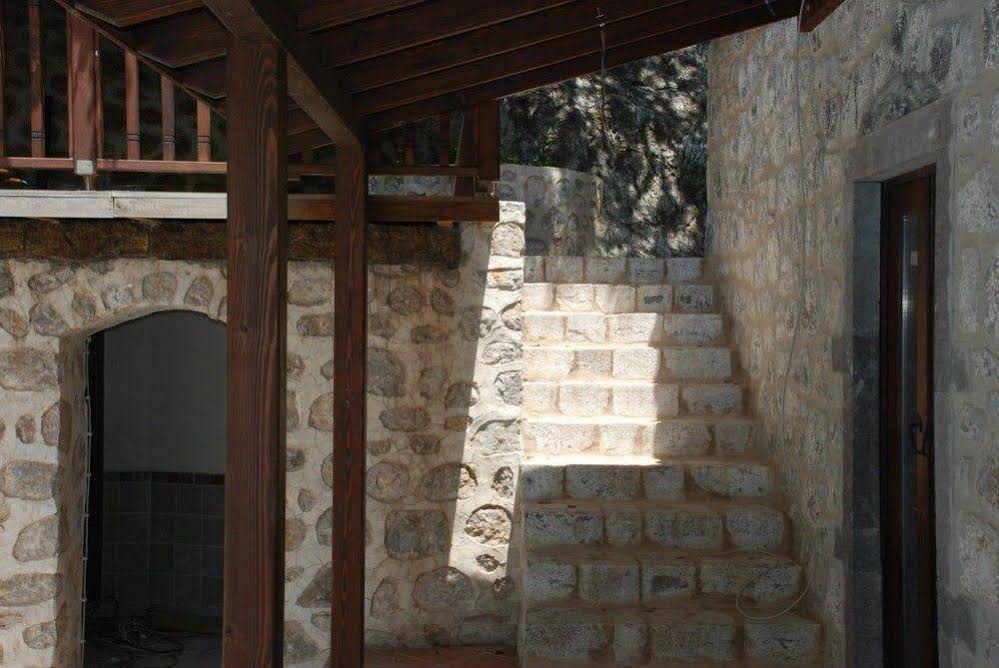 Dores Residence