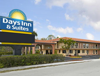 Days Inn & Suites by Wyndham Orlando East UCF Area