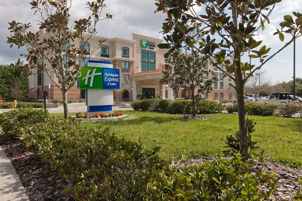 Holiday Inn Express and Suites Bradenton East Lake