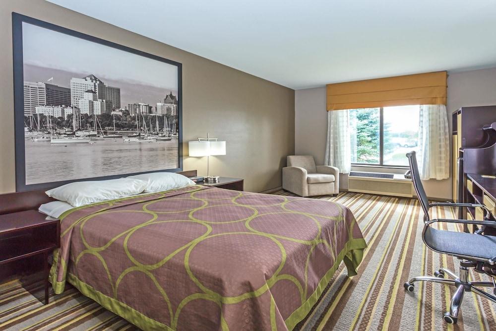 SUPER 8 DELAVAN NEAR LAKE GENEVA