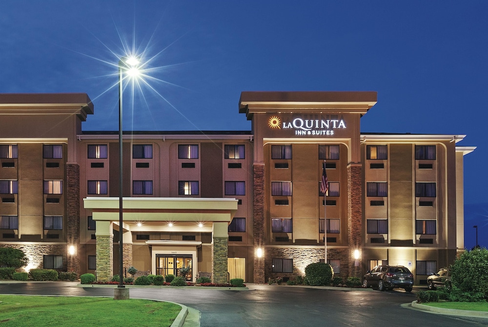 La Quinta Inn & Suites by Wyndham Midwest City - Tinker AFB