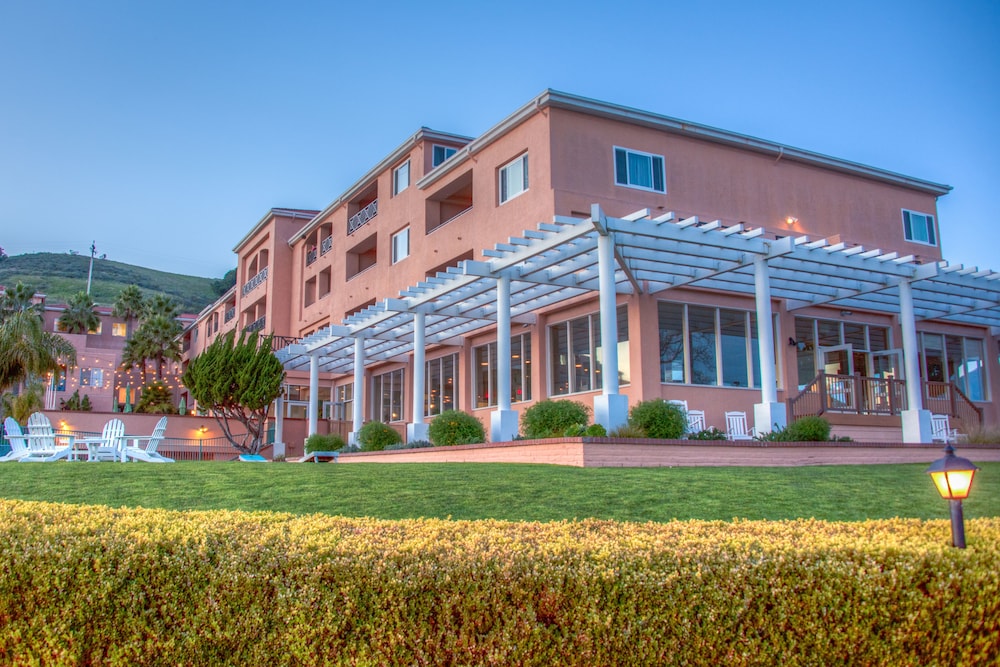 SAN LUIS BAY INN