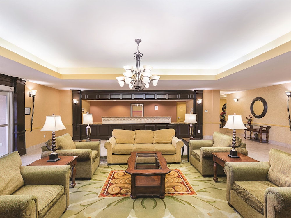 La Quinta Inn & Suites by Wyndham Houston East at Normandy