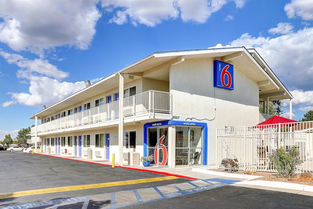 6 Santa Fe