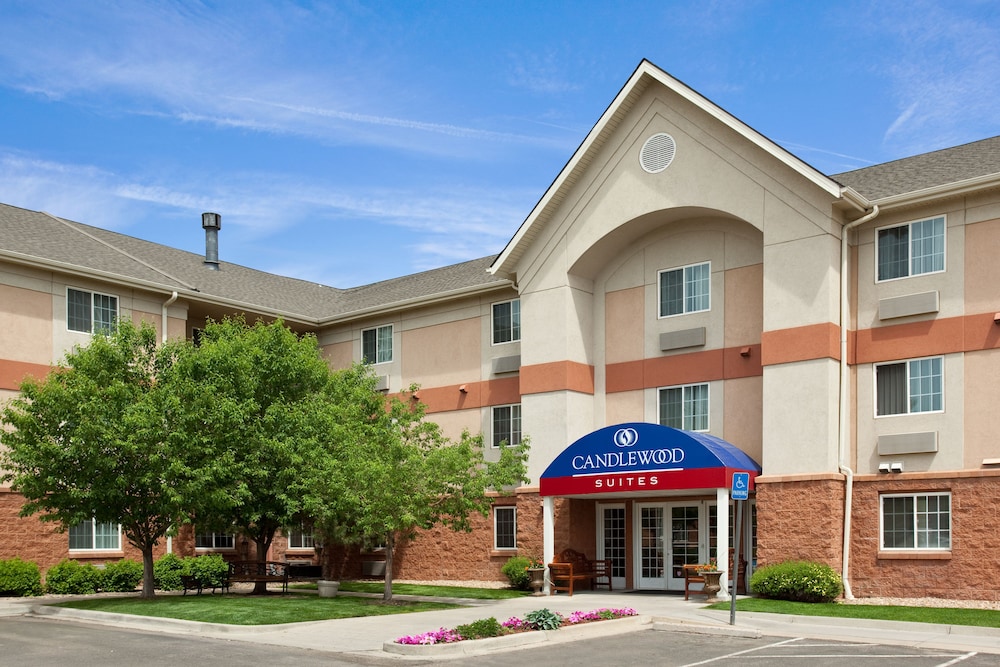 Sonesta Simply Suites Denver West Federal Center