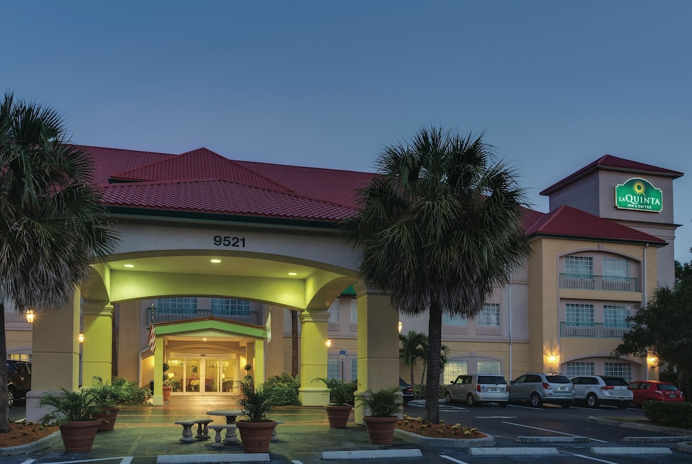 La Quinta Inn & Suites  Fort Myers Airport