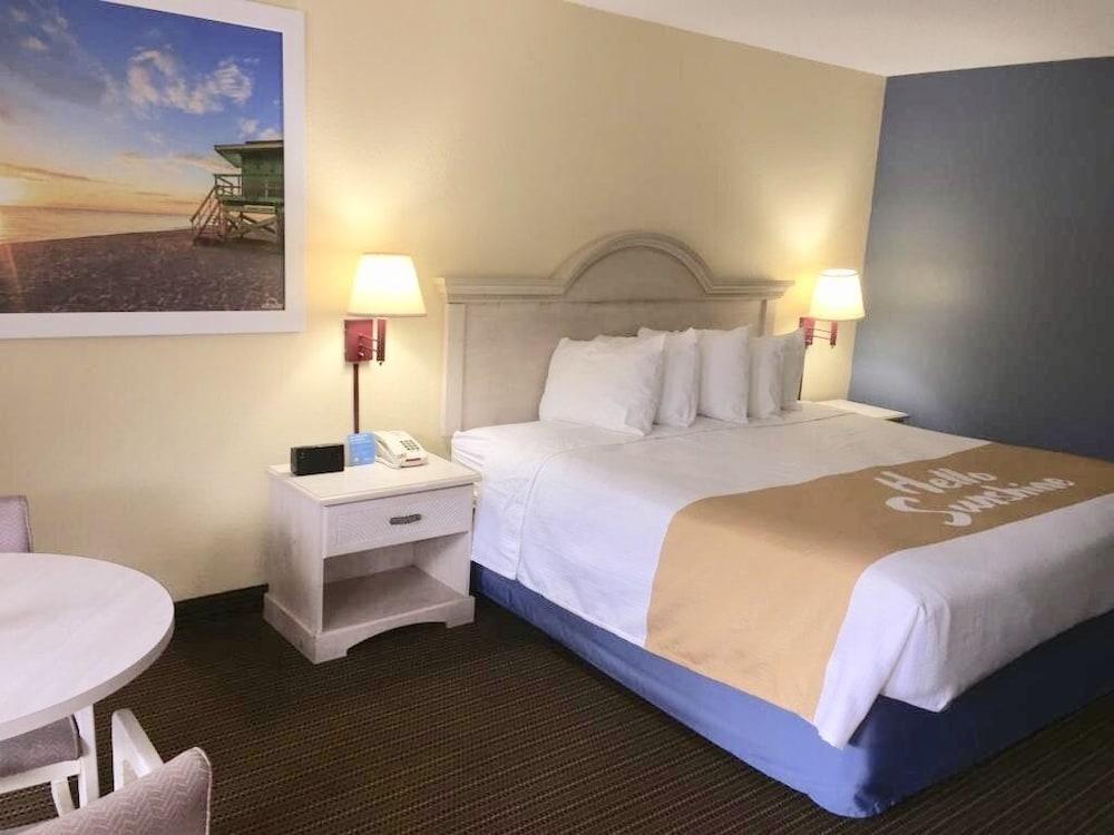 Days Inn Spartanburg, Waccamaw