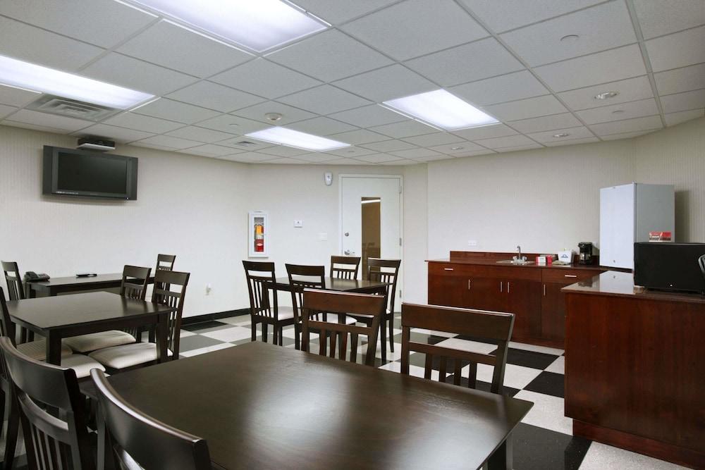 Fotos del hotel - Days Inn by Wyndham Bronx Near Stadium