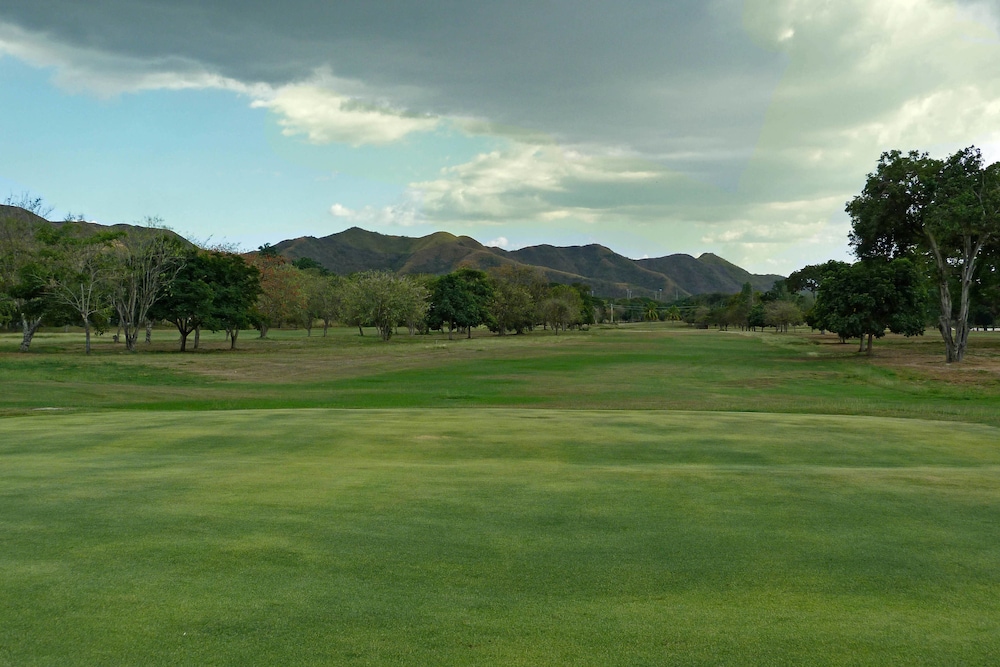 Marriott Maracay Golf Resort