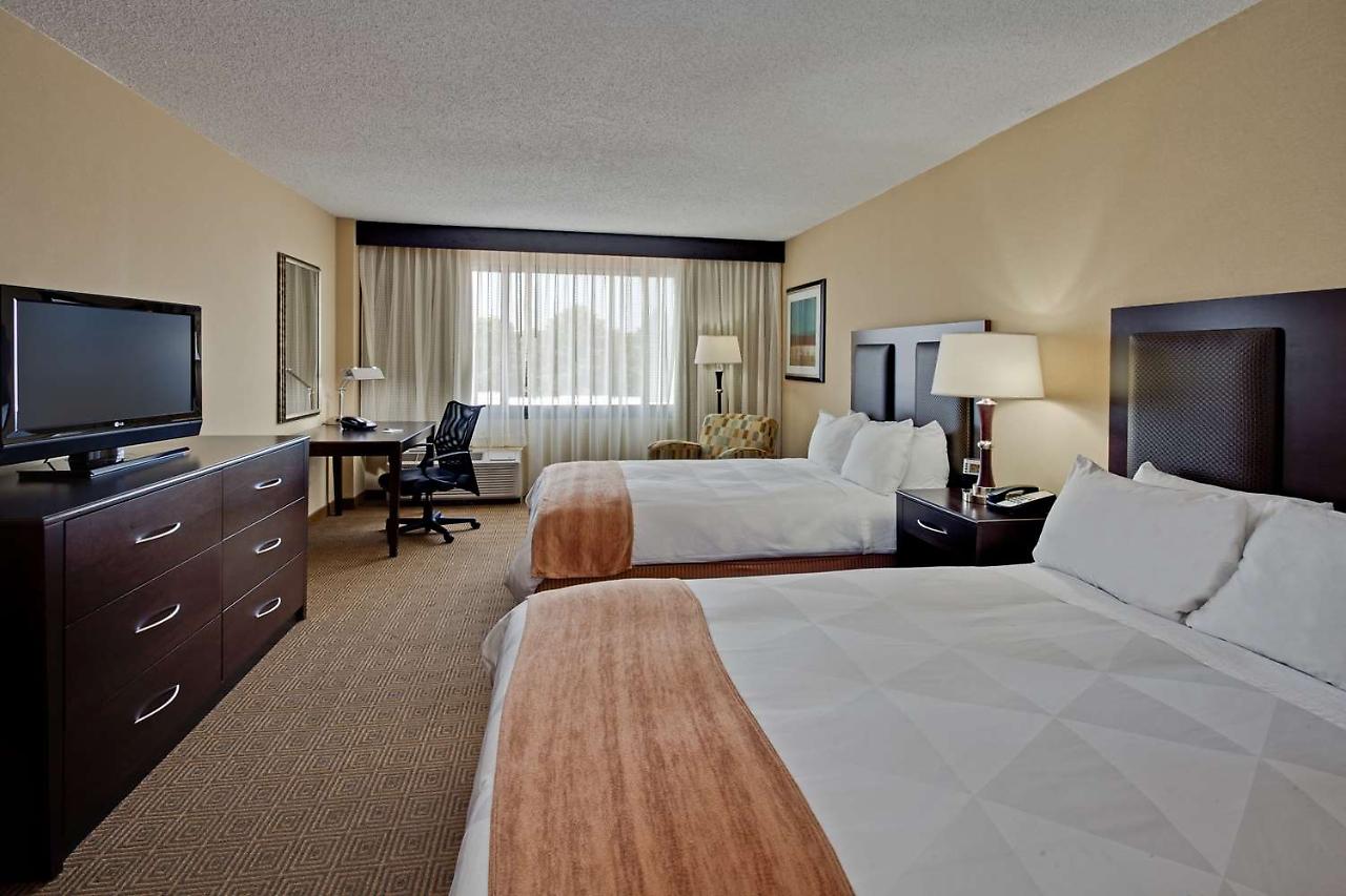 Radisson Hotel Freehold