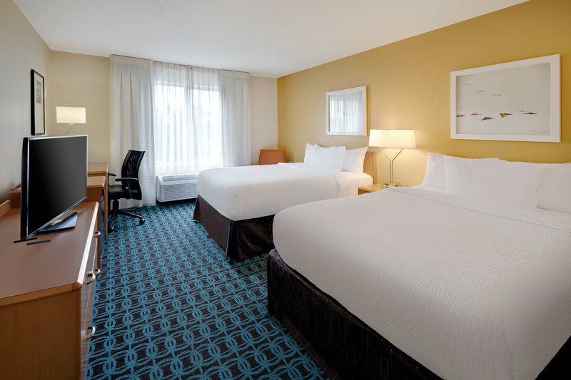 FAIRFIELD INN AND SUITES INDIANAPOLIS AIRPORT