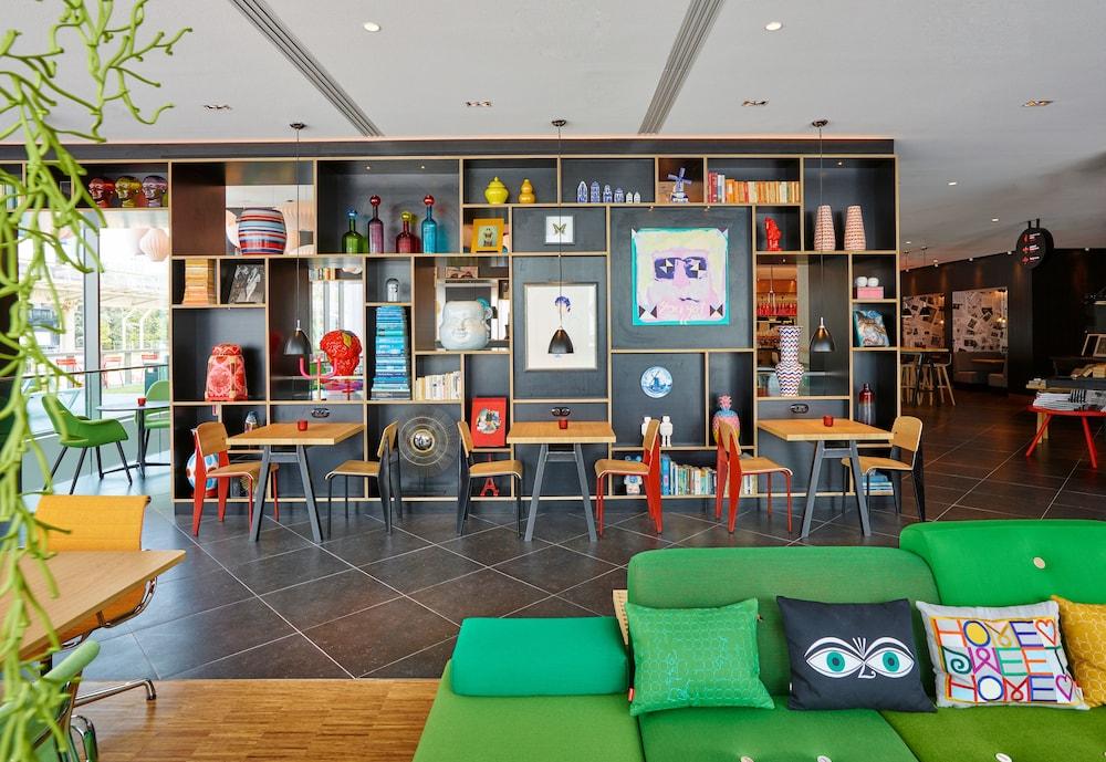 citizenM Paris la Défense