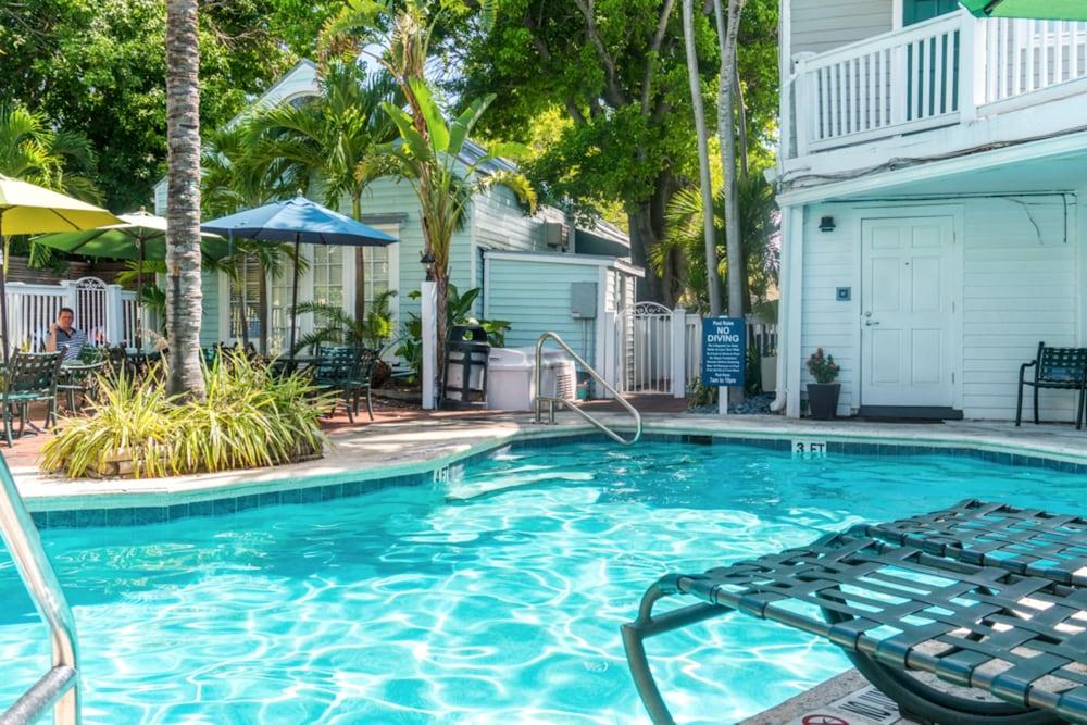 Lighthouse Hotel - Key West Historic Inns