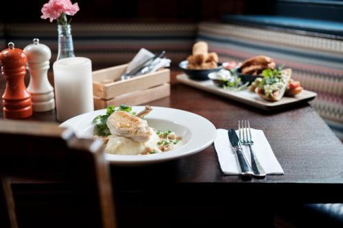 Fotos del hotel - The Drayton Court Hotel