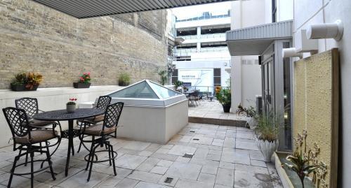 Fotos del hotel - Yonge Suites Furnished Apartments