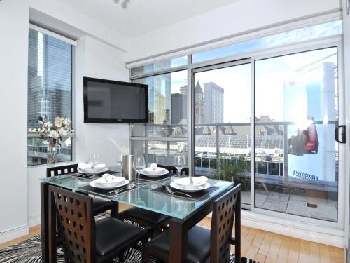 Fotos del hotel - Yonge Suites Furnished Apartments