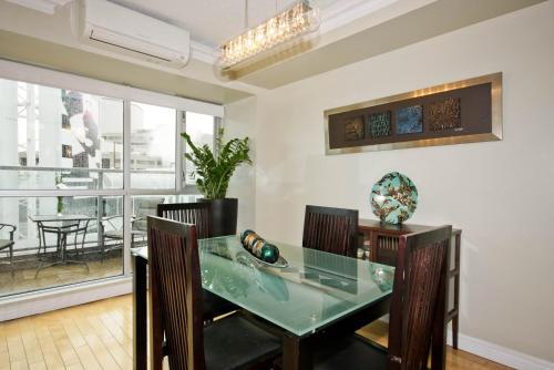 Fotos del hotel - Yonge Suites Furnished Apartments