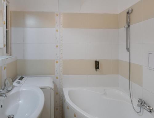 Fotos del hotel - Mordecai 12 Apartments by Adrez Living