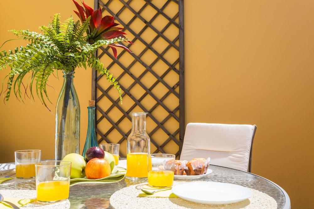 GREEN - APARTMENTS GIRALDA