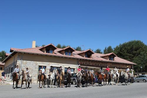 HOTEL RURAL ALTOGREDOS