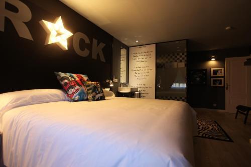 Rock Star Hotel