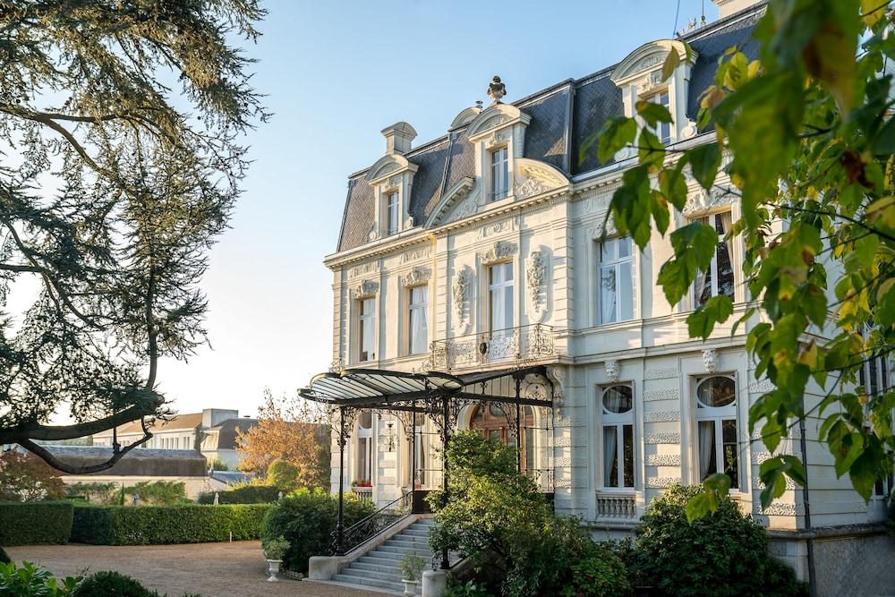 CHATEAU DE VERRIERES
