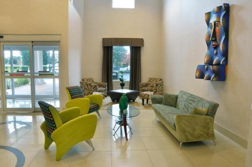 The Grand Savannah Hotel