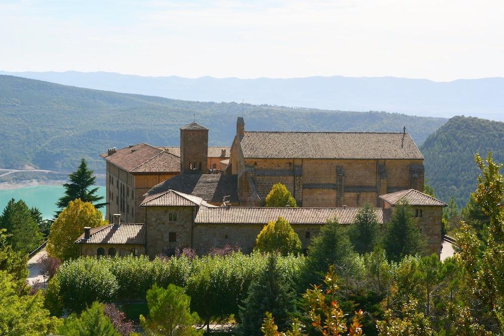 Hotel Monasterio de Leyre