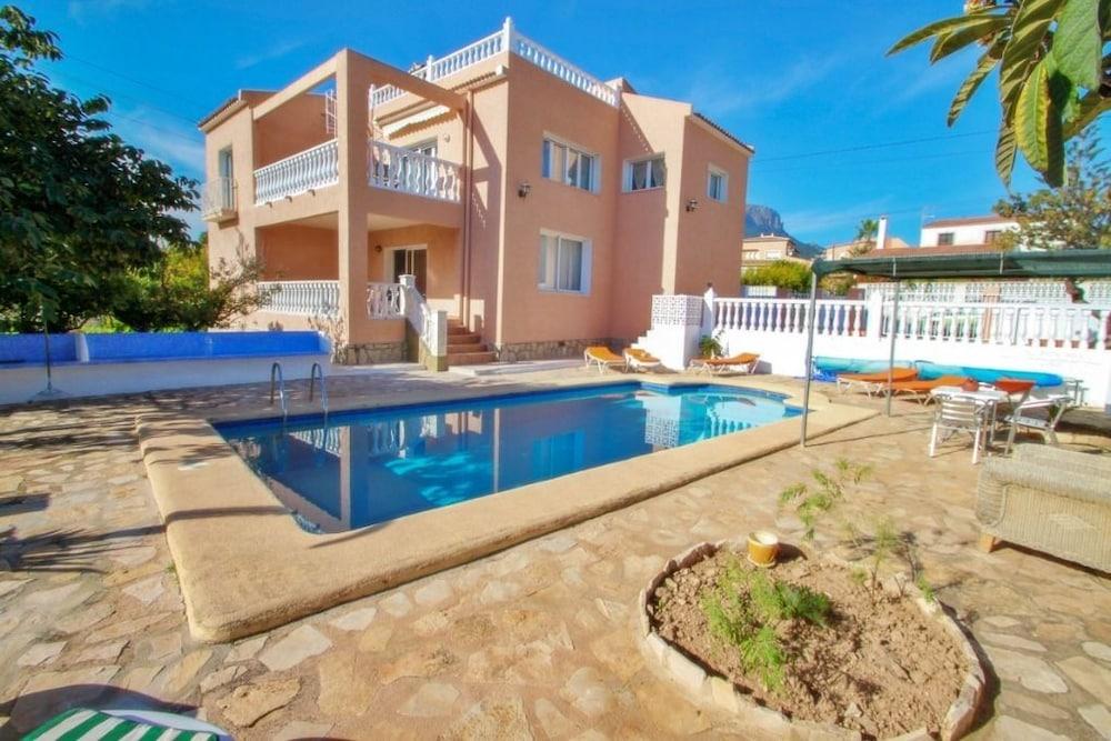 MARLENE - HOLIDAY HOME WITH PRIVATE SWIMMING POOL CALPE
