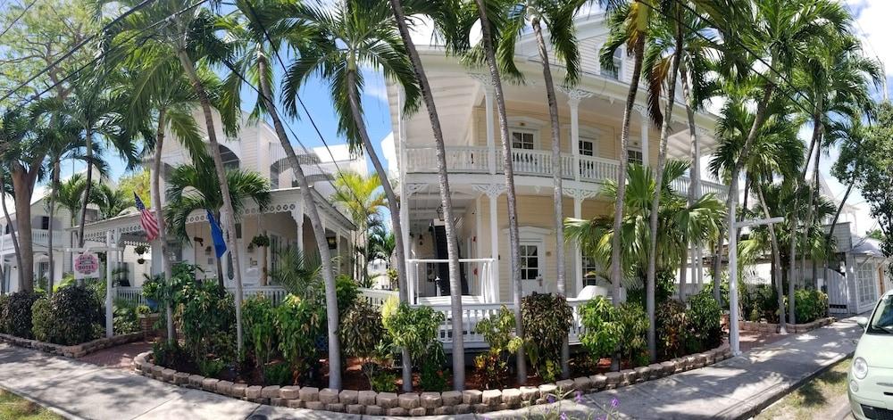 The Palms Hotel
