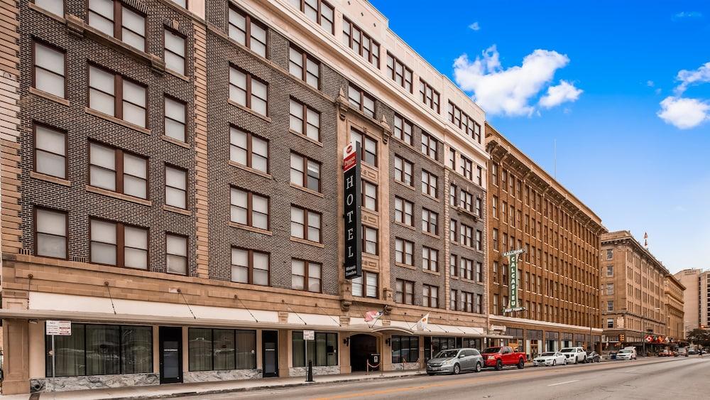 Best Western Premier Historic Travelers Hotel Alamo Riverwalk