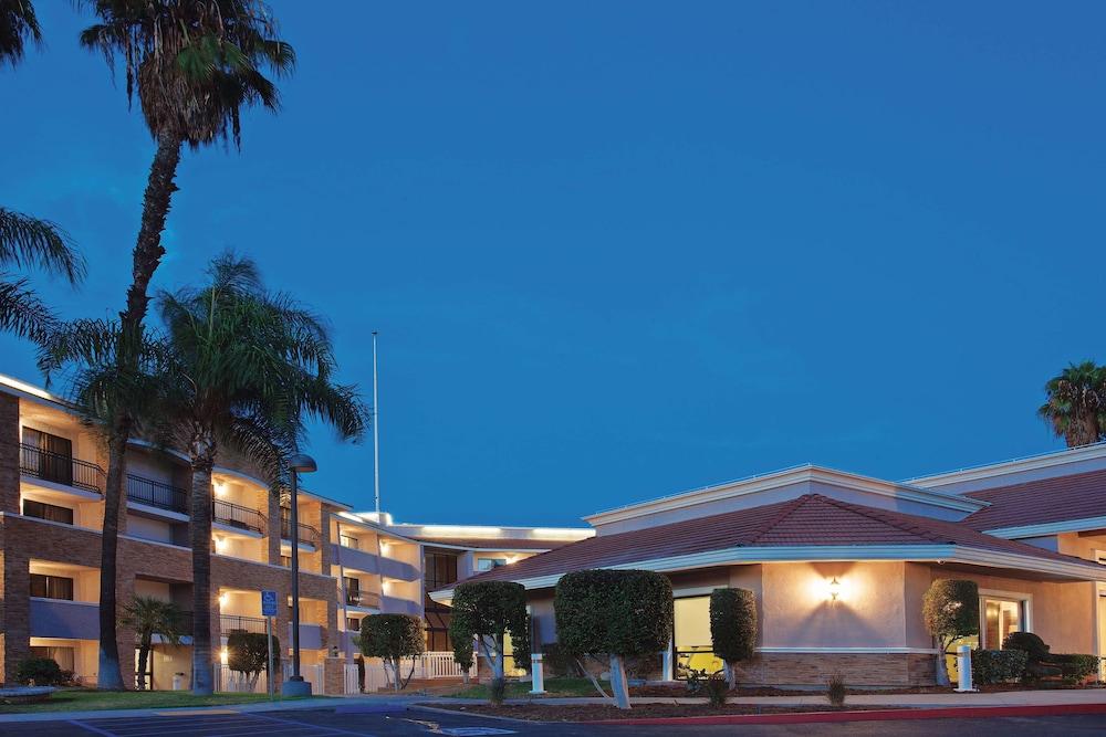 La Quinta Inn & Suites by Wyndham Pomona