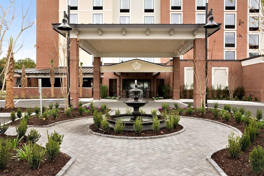 DoubleTree by Hilton Charleston Mount Pleasant