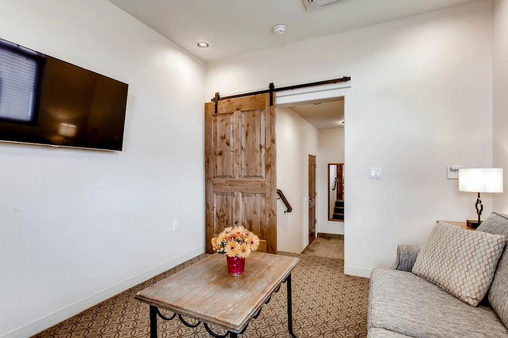 Old Santa Fe Inn