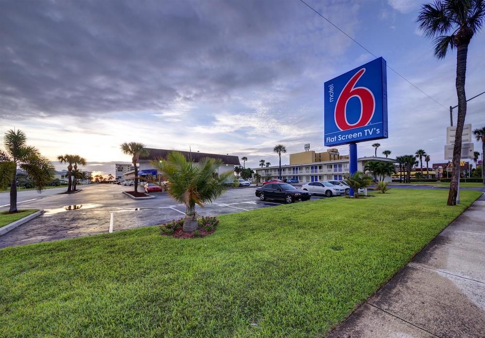 Cocoa Beach Suites