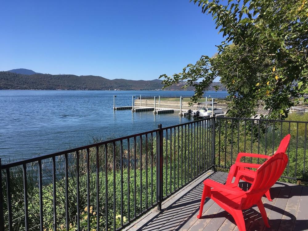 Clear Lake Cottages & Marina