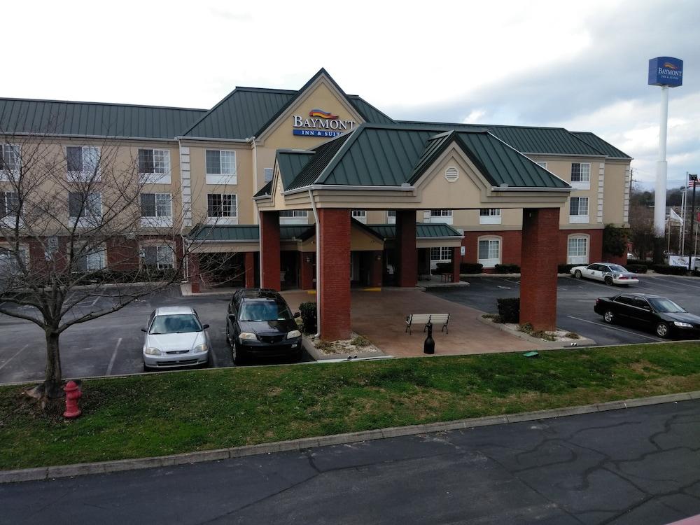 Baymont Inn & Suites Clinton, TN