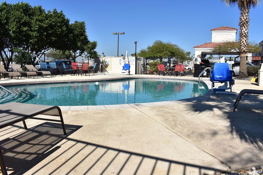 Motel 6 Apache Junction, AZ