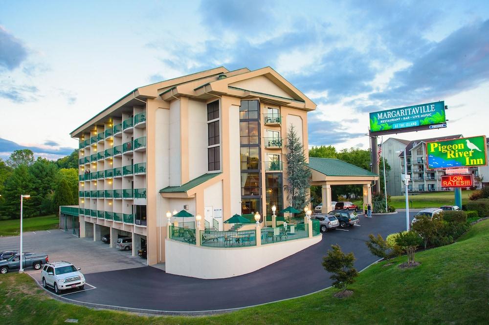 Pigeon River Inn