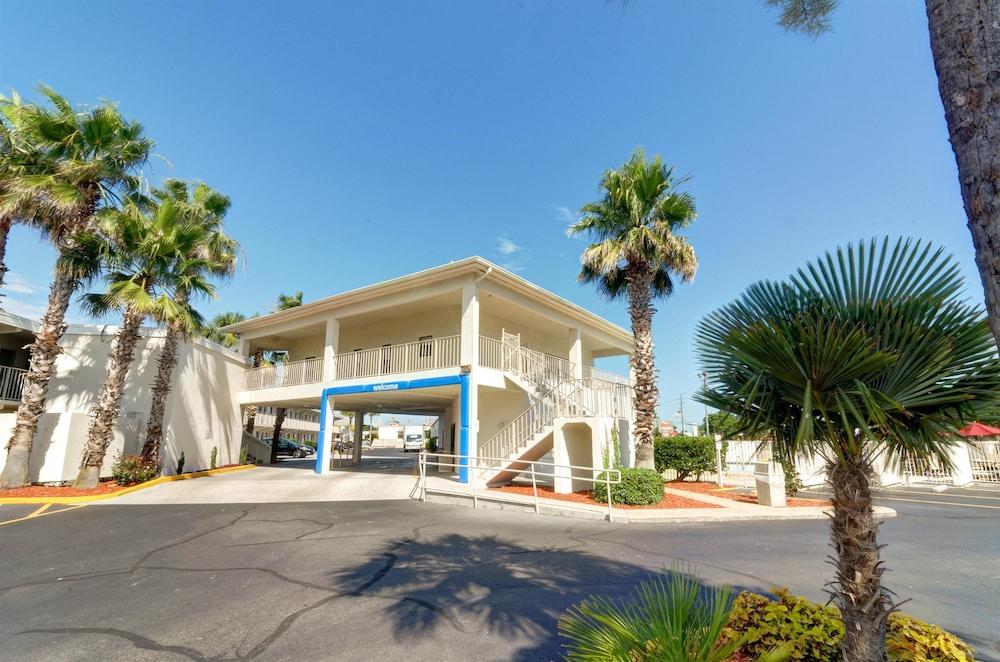 Motel 6 Destin, FL