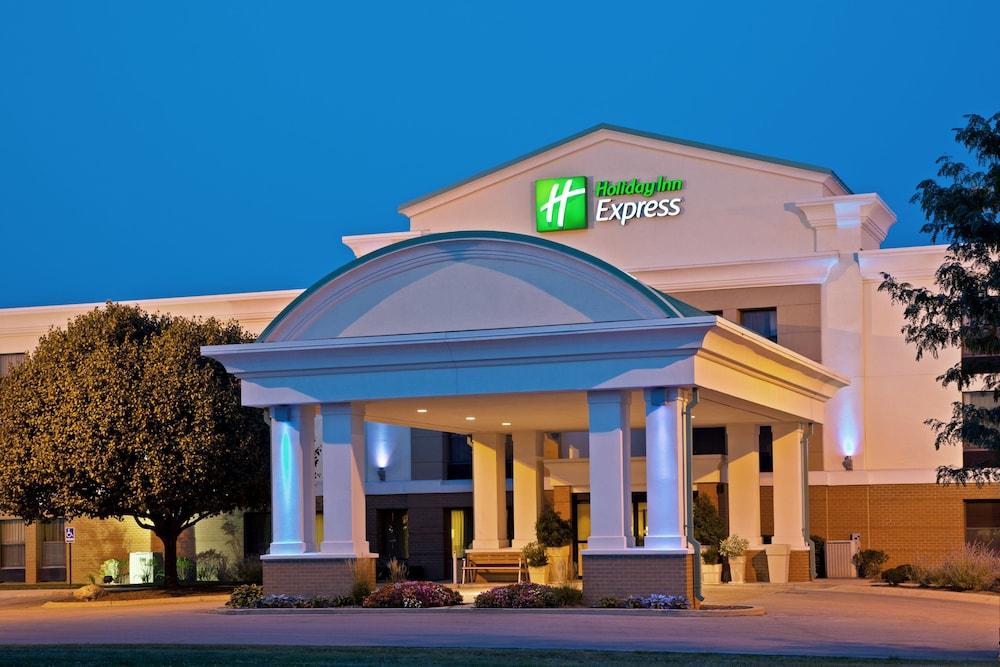 Holiday Inn Express Indianapolis Airport