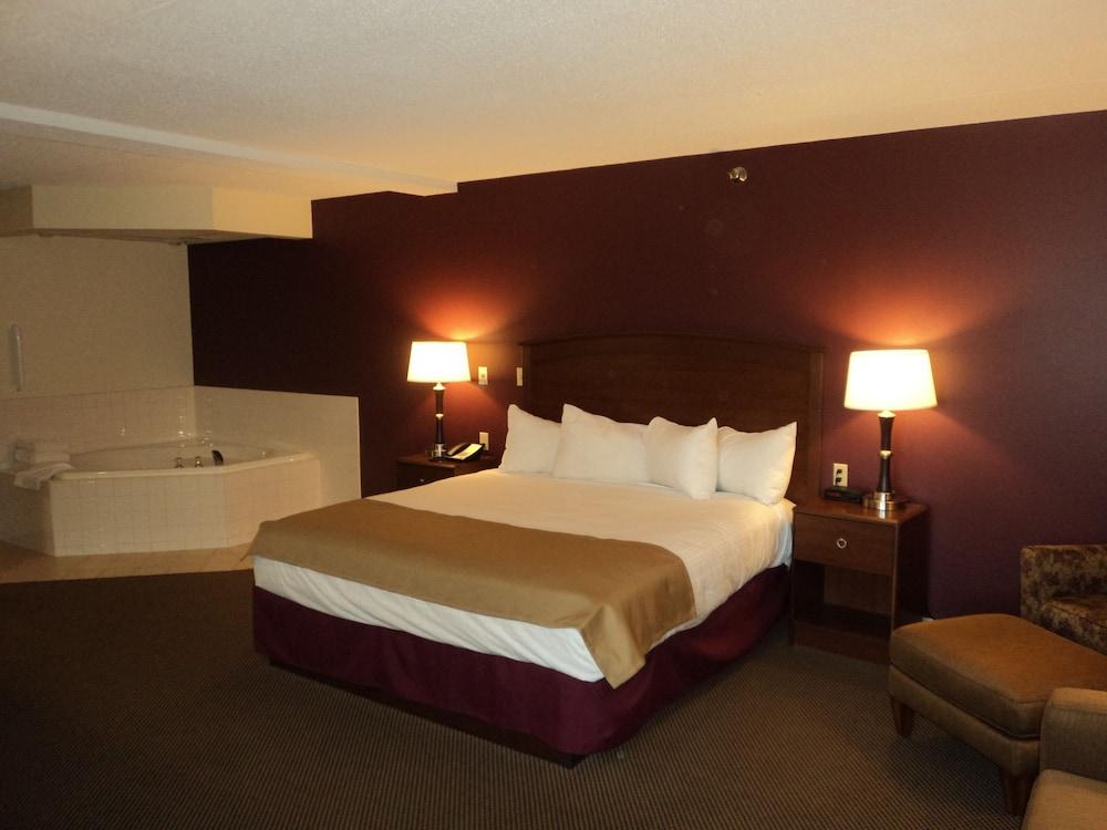 AmericInn by Wyndham Mitchell
