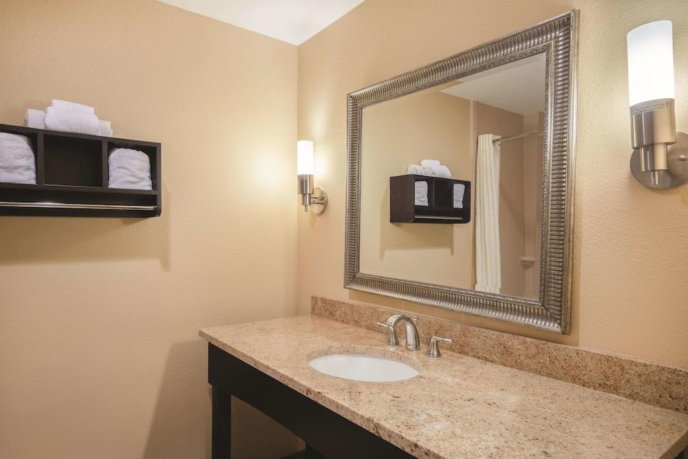 Fotos del hotel - La Quinta Inn & Suites by Wyndham Verona