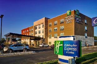 Holiday Inn Express and Suites Tulsa NE - Claremor